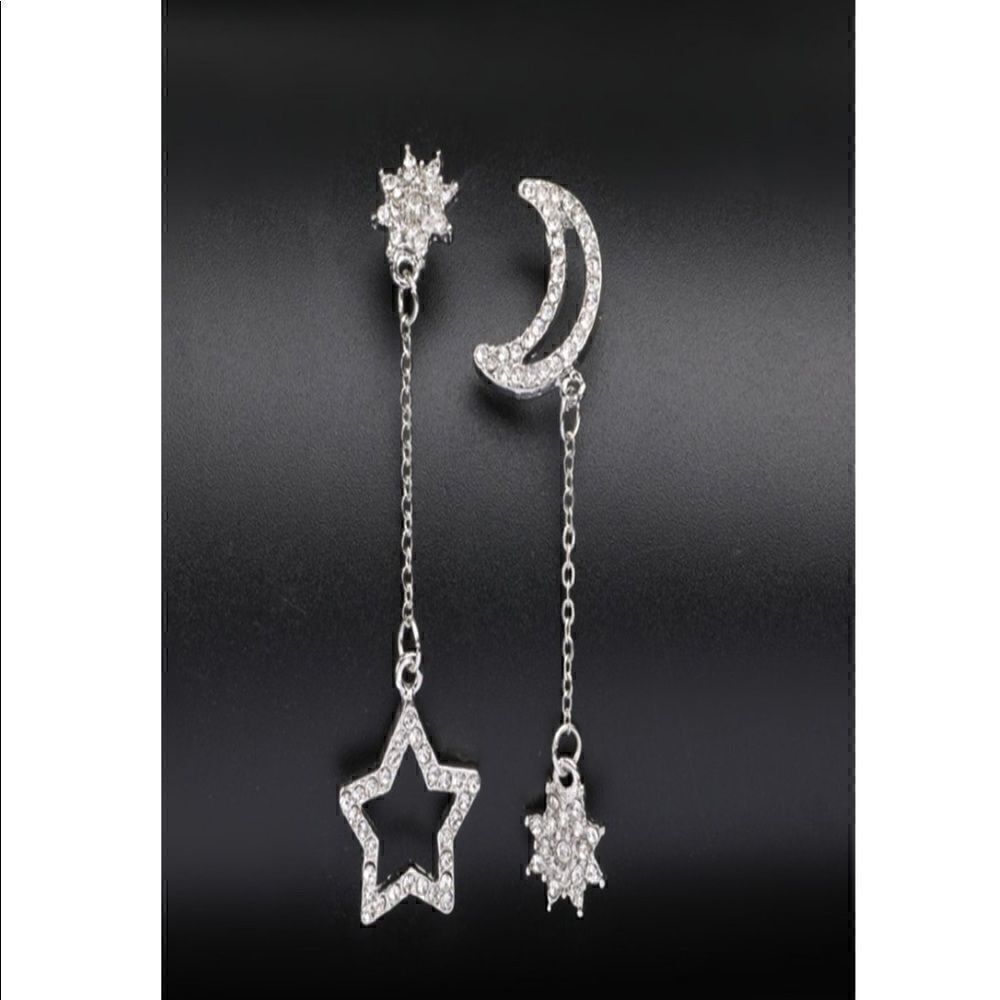 NWT Star and Moon Earrings